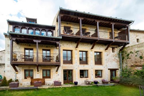 Pedraza Hotel | Discover Hospederia de Santo Domingo: 4-Star Family Escape