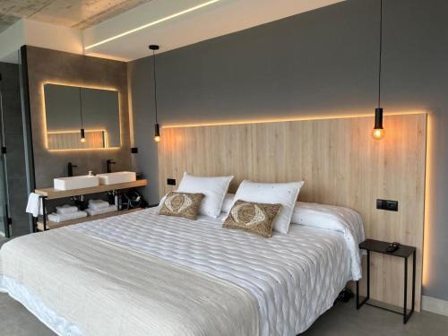 Camarinas Hotel | Oceanfront Retreat: Hospedium Hotel Devalar Do Mar