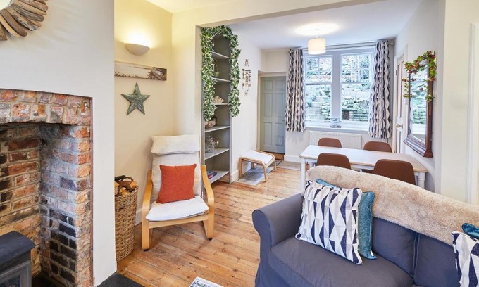Scarborough House | Stylish Stay at Host & Stay - 1 Coastguard Cottages