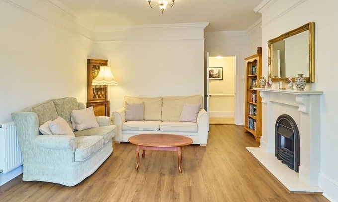 Broadstairs House | Top-Rated Family Retreat at Admiral's Rest with Breakfast