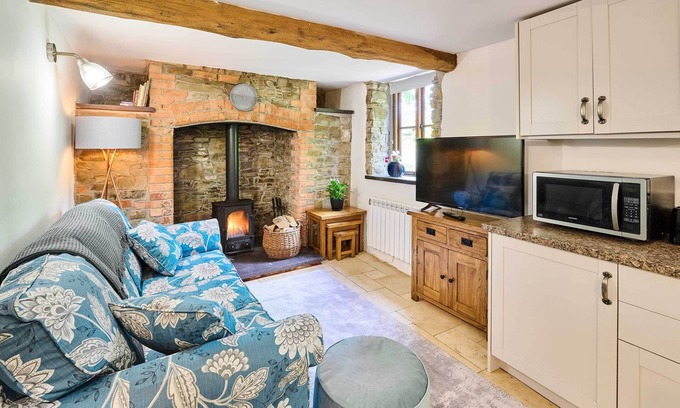 Bideford House | Host & Stay | Dipple Farm Cottage