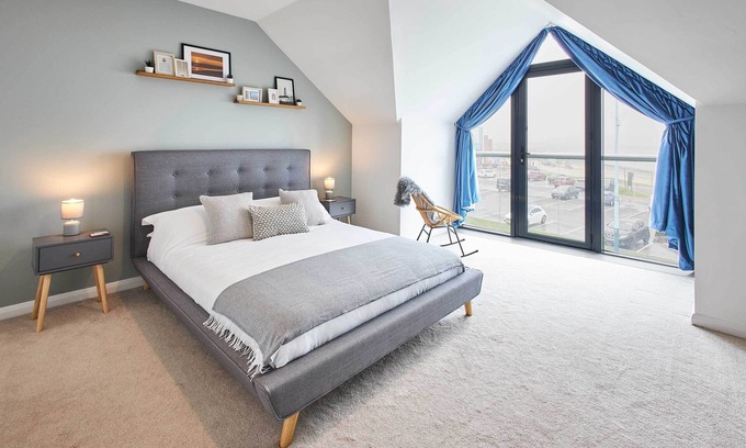 Whitley Bay House | Serene Oceanfront Retreat at Empress Point for Your Getaway