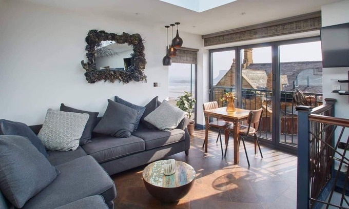 Saltburn-by-the-Sea House | Top-Rated Nook Retreat with Breakfast & Family-Friendly Perks
