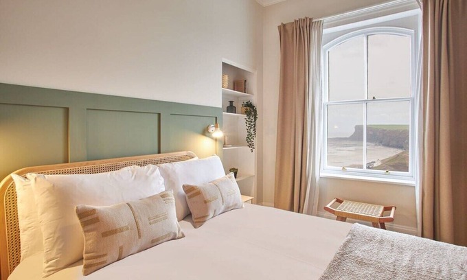 Saltburn-by-the-Sea Apartment | Inviting Stay at Huntcliff View Apartment for Families