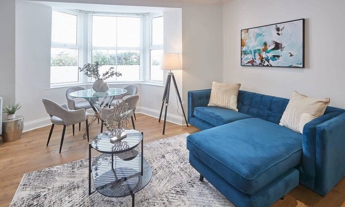 Saltburn-by-the-Sea Apartment | Guest Rated 9/10: Stay at Host & Stay | Smuggler's Rest