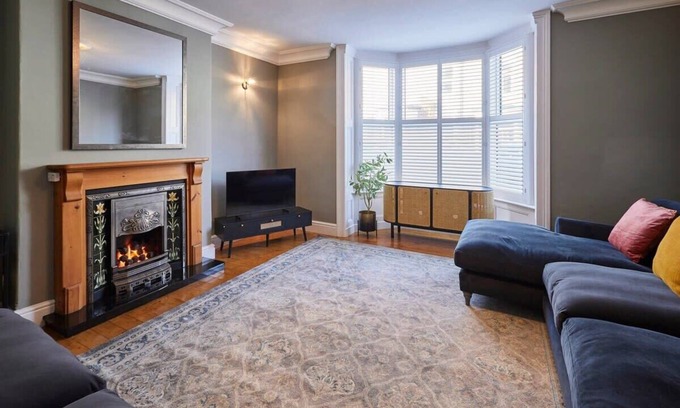 Saltburn-by-the-Sea Apartment | Cozy Oceanfront Retreat: Host & Stay at Mollymac