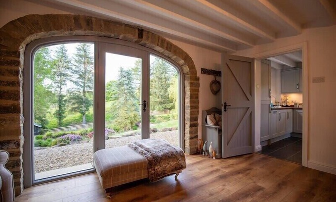 Chop Gate House | Explore Millfield Cottage: Lake View & Family-Friendly Retreat
