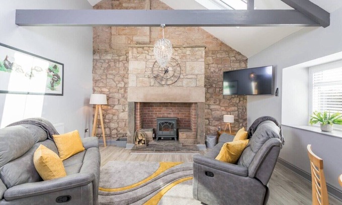 Belford House | Welcoming No.2 Lavender Cottage with Family-Friendly Amenities