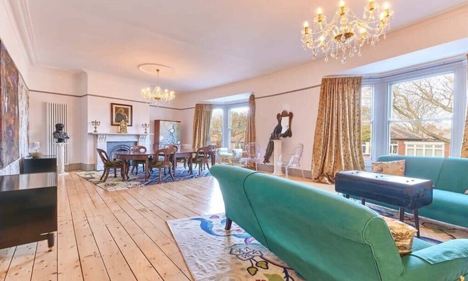 Tynemouth House | Stay at Peacock House: Perfect Family Getaway with Breakfast