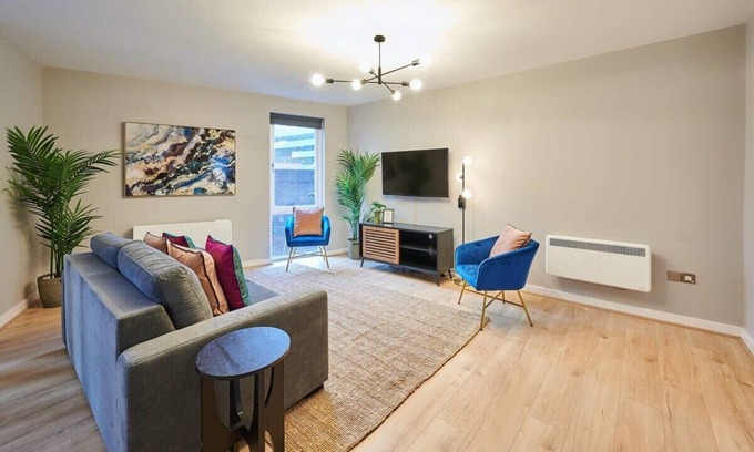 Liverpool City Centre Apartment | Discover Ropewalks Quarters VI: Family-Friendly Stays