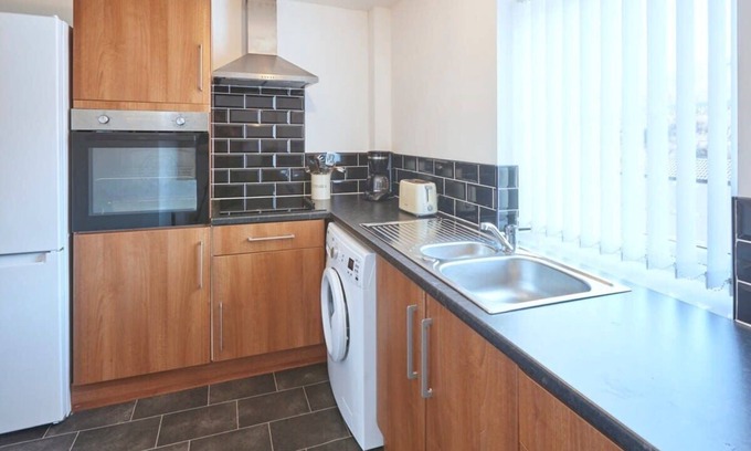 Skinningrove Apartment | Relax at Host & Stay with Breathtaking Sunset Views