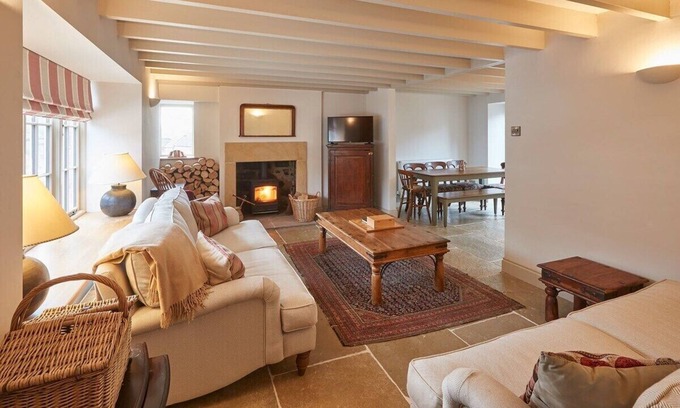 Osmotherley House | Discover The Cobbles: Family-Friendly Getaway Awaits!