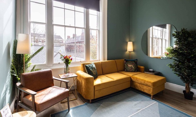 Hope Street Apartment | Discover The Falkner Quarters II: Family-Friendly Stay