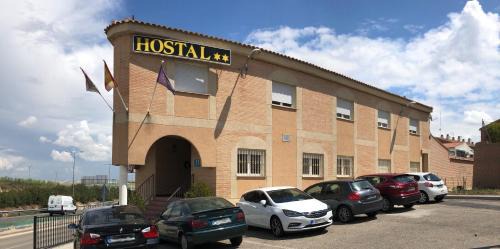 Olias del Rey House | Budget-Friendly Stay at Hostal 82 with Breakfast Included