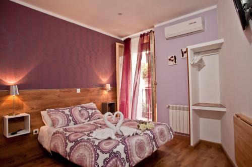 Malasana House | Family-Friendly Retreat at Hostal Abel Victoriano