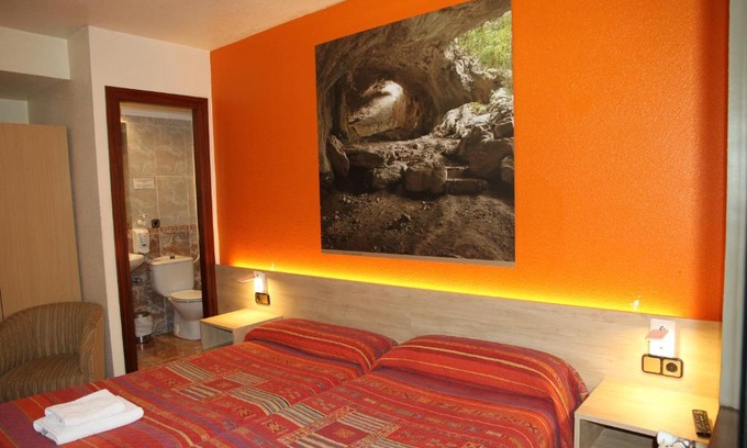 Ermitagana House | Budget-Friendly Stay at Hostal Acella with Family Amenities