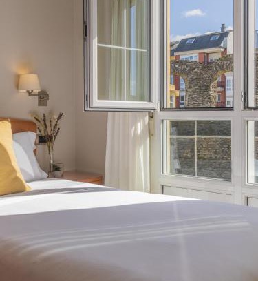 Lugo House | Discover Hostal ALBA Lugo: Guest Rated 9.2 & Family-Friendly