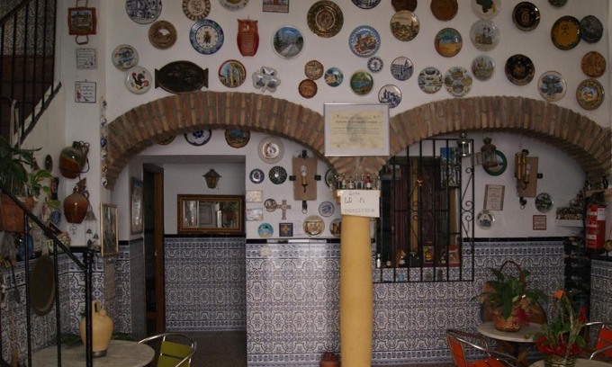 San Basilio House | Budget-Friendly Stay at Hostal Alcázar - Family Friendly