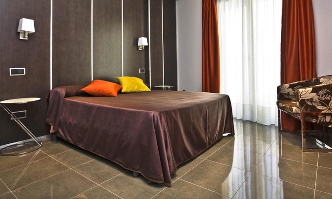 Alcala del Jucar House | Guest Rated Hostal Alcalá Del Jucar: Family-Friendly Stay