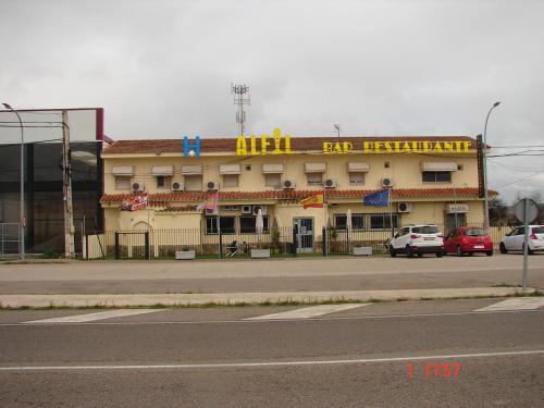 Cazalegas House | Budget-Friendly Hostal Alfil with Breakfast & Family Amenities