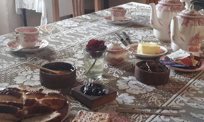 Los Reartes House | Budget-Friendly Hostal Antigua Casa Criolla - Rated 9/10!