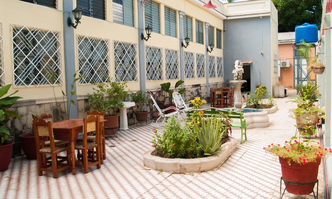 Cienfuegos House | Experience Ocean View Bliss at Hostal Autentica Perla
