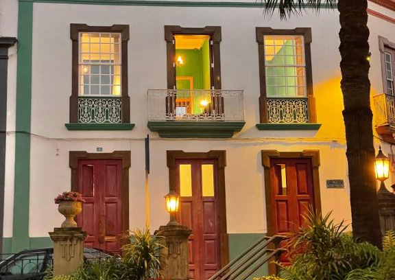 San Andres y Sauces Hostel | Pet-Friendly Hostal Bubango with Kitchen & 9/10 Rating
