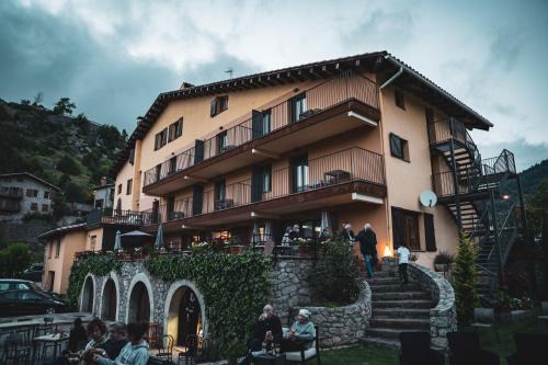 Gosol Hotel | Comfortable Hostal Cal Franciscó: Pet Friendly & Family Welcoming