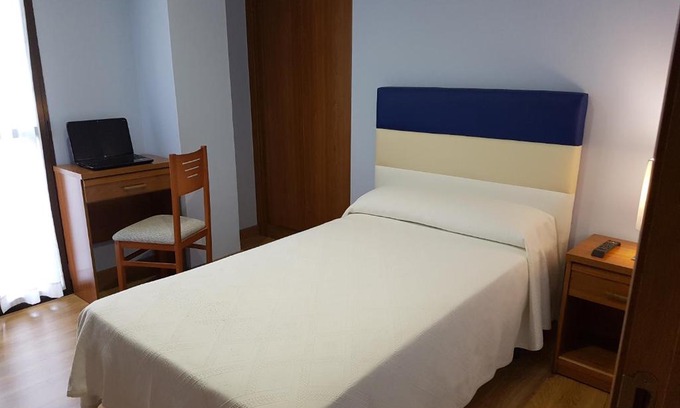 Fabero Hotel | Budget-Friendly Hostal Camelot with Family Amenities