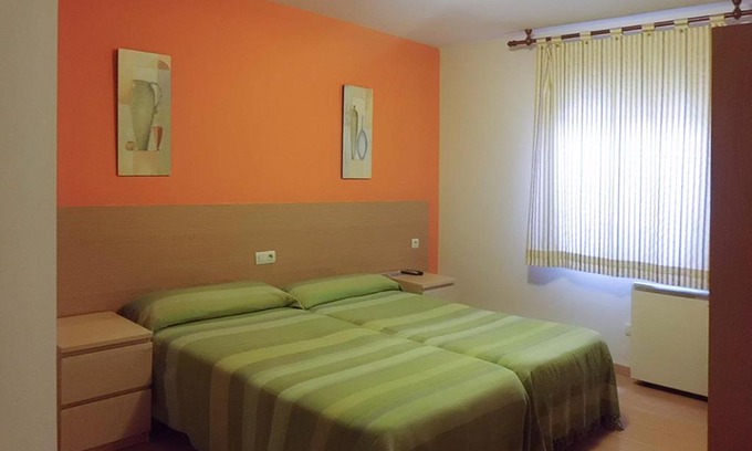 Lalin House | Budget-Friendly Hostal Caracas with Family Amenities