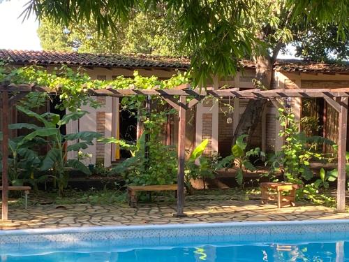 Leon House | Family-Friendly Hostal Casa Abierta with Pool & Breakfast