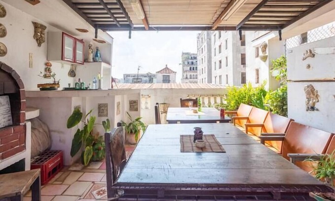Old Havana House | Cozy Hostal Casa de Alexis y Mary with Ocean View & Spa