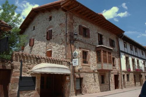 Ezcaray House | Discover Hostal Casa Masip: Family-Friendly & Rated 9/10