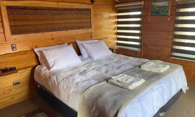 Rio Bueno Hotel | Discover Comfort at Hostal Caulle with Breakfast & Hot Tub