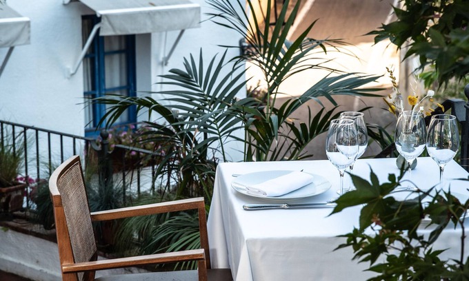 Cabrils Hotel | Discover Hostal de la Plaça: Spa & Family-Friendly Haven