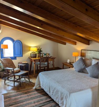 Cabrils Hotel | Discover Hostal de la Plaça - Boutique Hotel with Dining