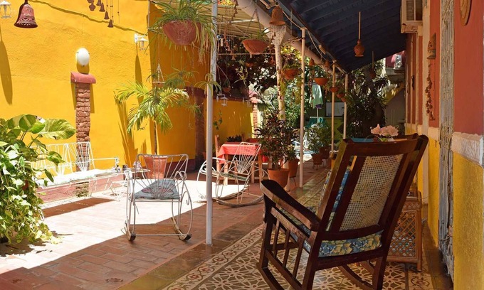 Trinidad Bed & Breakfast | Cozy Hostal del Pino: Family-Friendly with Spa & Breakfast