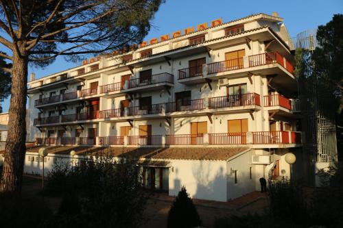 L'Espluga de Francoli House | Inviting Hostal del Senglar: Guest Rated 8.8 & Family-Friendly