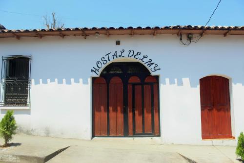 Suchitoto Apartment | Budget-Friendly Hostal Delmy: Child-Friendly & Highly Rated