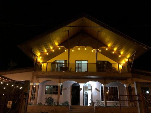 Los Naranjos House | Cozy Hostal Dilu Boquete: Family & Pet Friendly Retreat