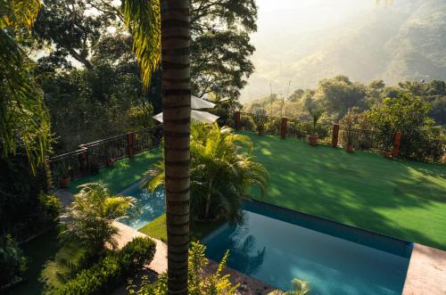 Pahuatlan del Valle House | Discover Hostal Doña Emma: Family-Friendly Retreat with Pool