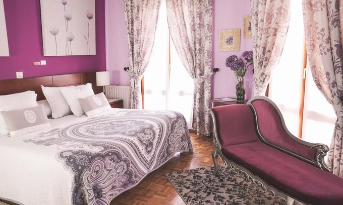 Lerma House | Pet-Friendly Hostal Docar with Breakfast & Dining Options