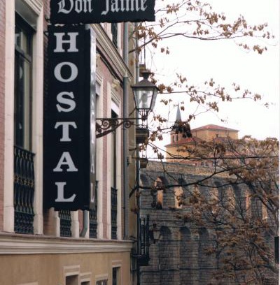 Segovia House | Budget-Friendly Stay at Hostal Don Jaime I y II with Dining