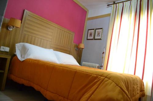 Alcala de Henares House | Discover Hostal Don Juan I: Pet-Friendly Retreat Awaits