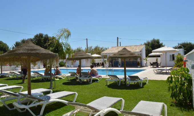 Zahora House | Oceanfront Hostal El Capi: Rated 9.1 with Pool Access