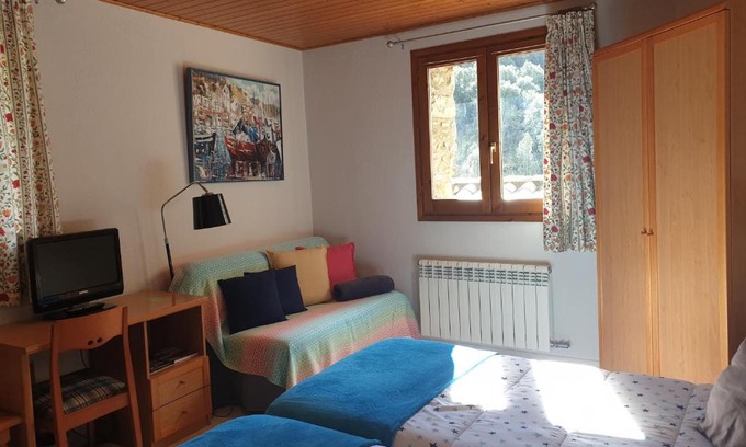Beget House | Guest Rated Hostal El Forn with Restaurant & Breakfast