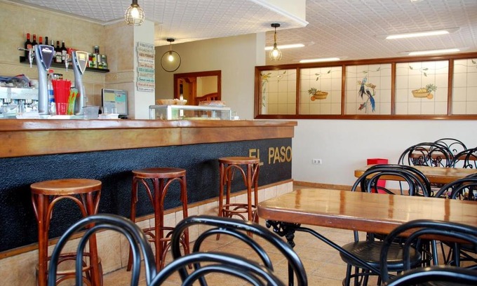 Hazas de Cesto Hotel | Budget-Friendly Hostal El Paso with Restaurant & Breakfast