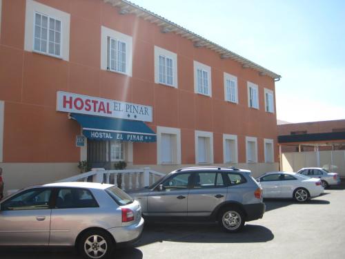 Avila House | Cozy Hostal El Pinar: Breakfast & Family-Friendly Stays