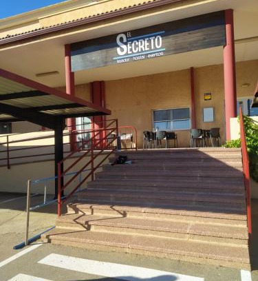 San Blas Hotel | Cozy Hostal el Secreto: Pet-Friendly Stay with Dining Options