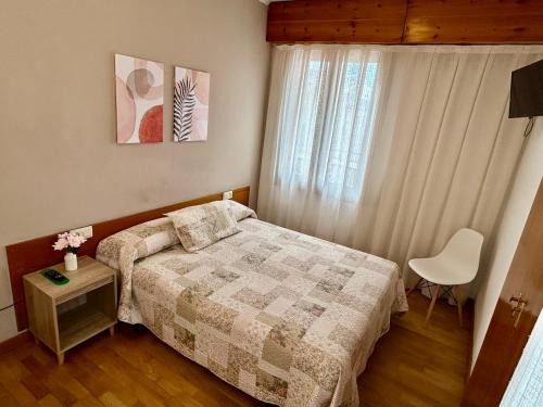 Puigcerda House | Discover Comfort at Hostal L'Estació with Pet-Friendly Amenities